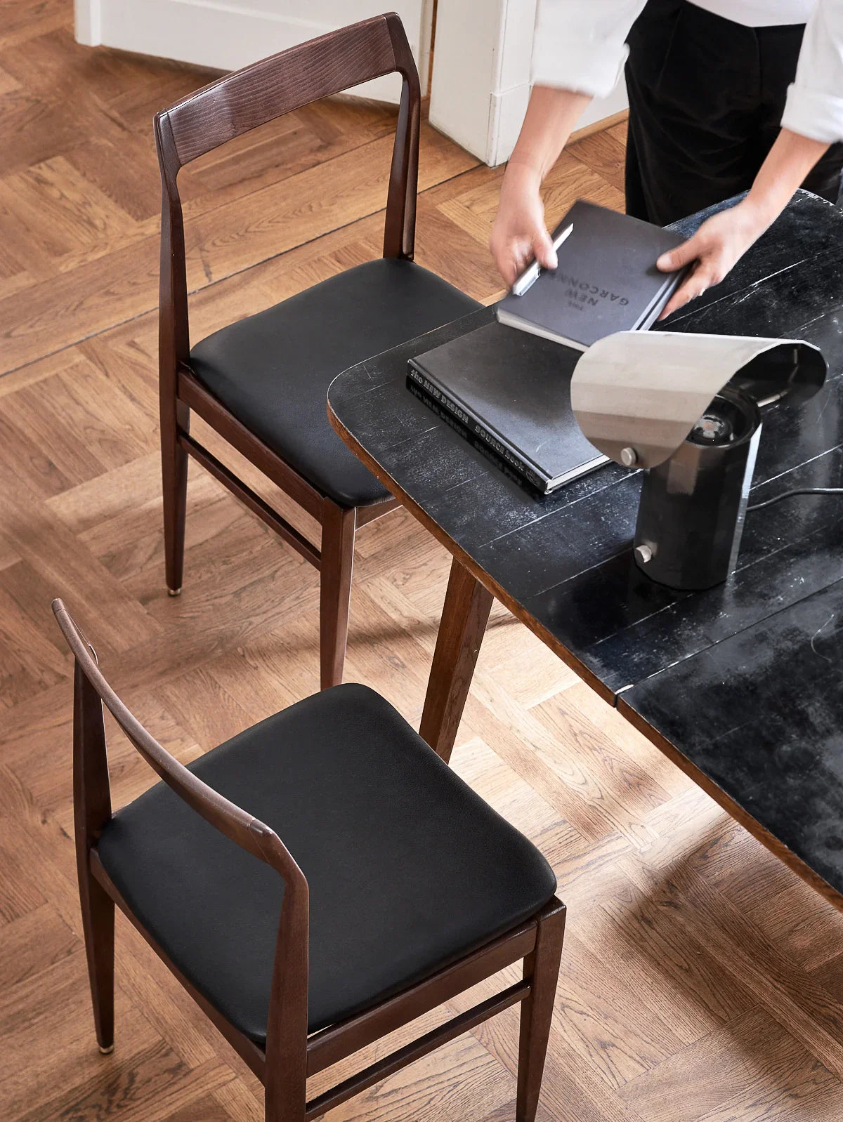 Homa 104 Chair
