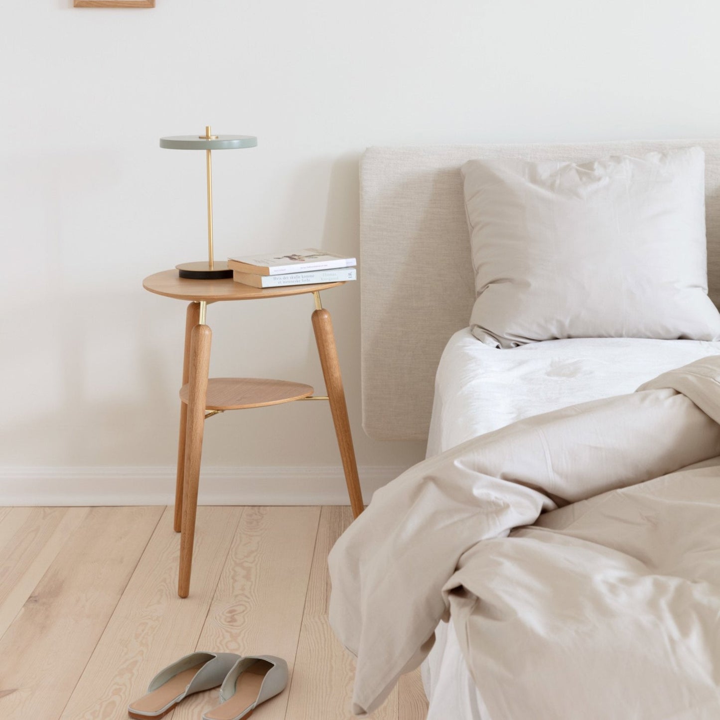 UMAGE Lifestyle Asteria Move Olive My Spot Oak Brass (4).jpg