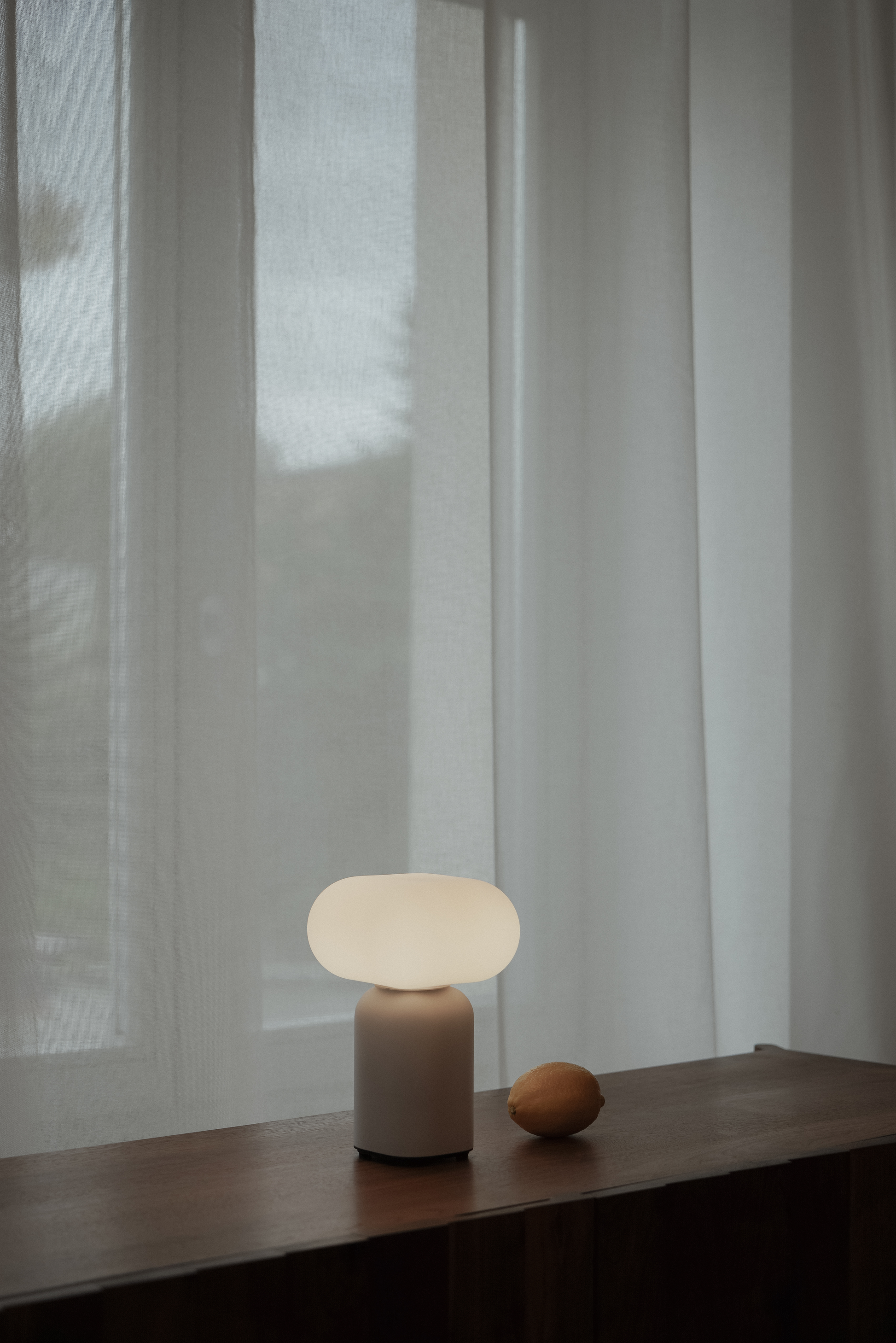 velis-portable-lamp