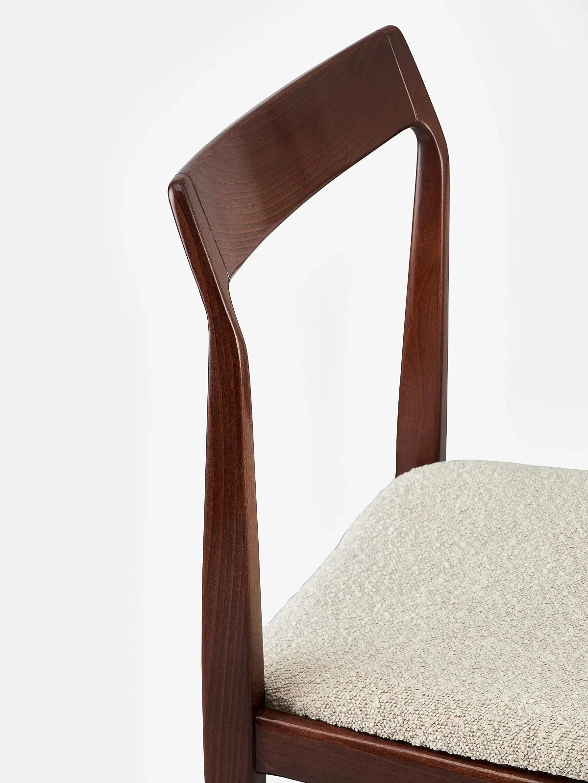 Homa 104 Chair