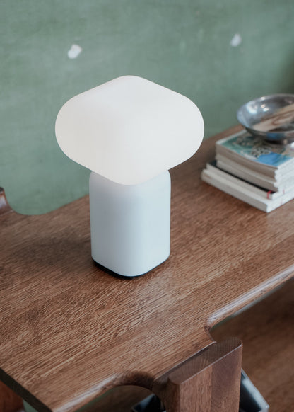 velis-portable-lamp