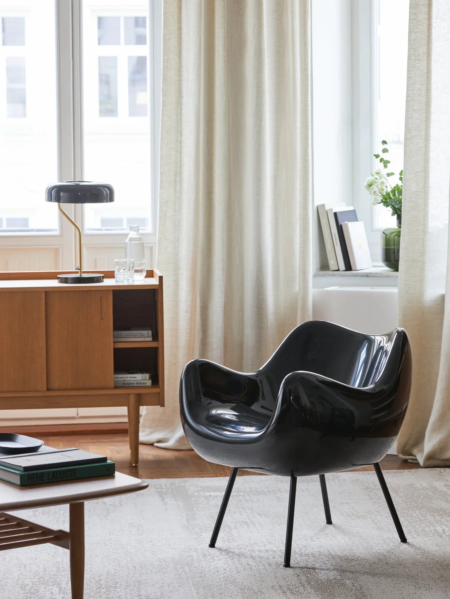 RM58 Classic Armchair