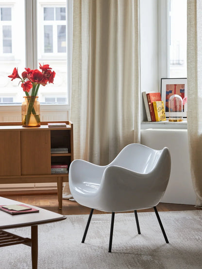 RM58 Classic Armchair